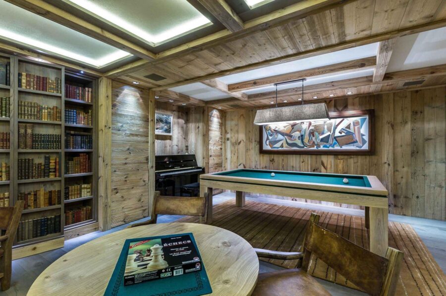 gamesroom-snookertable-library-cosy-apline-design-courchevel1850-luxury-chalet-brielle