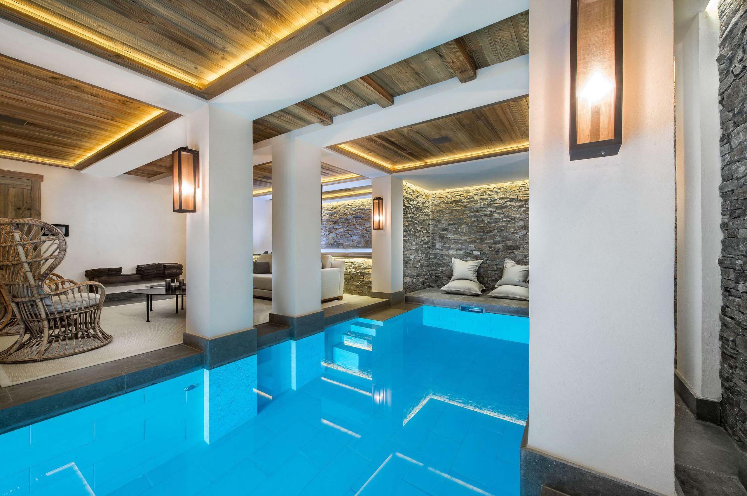 indoorpool-spa-wellness-retreat-courchevel1850-luxury-chalet-Kelly-20