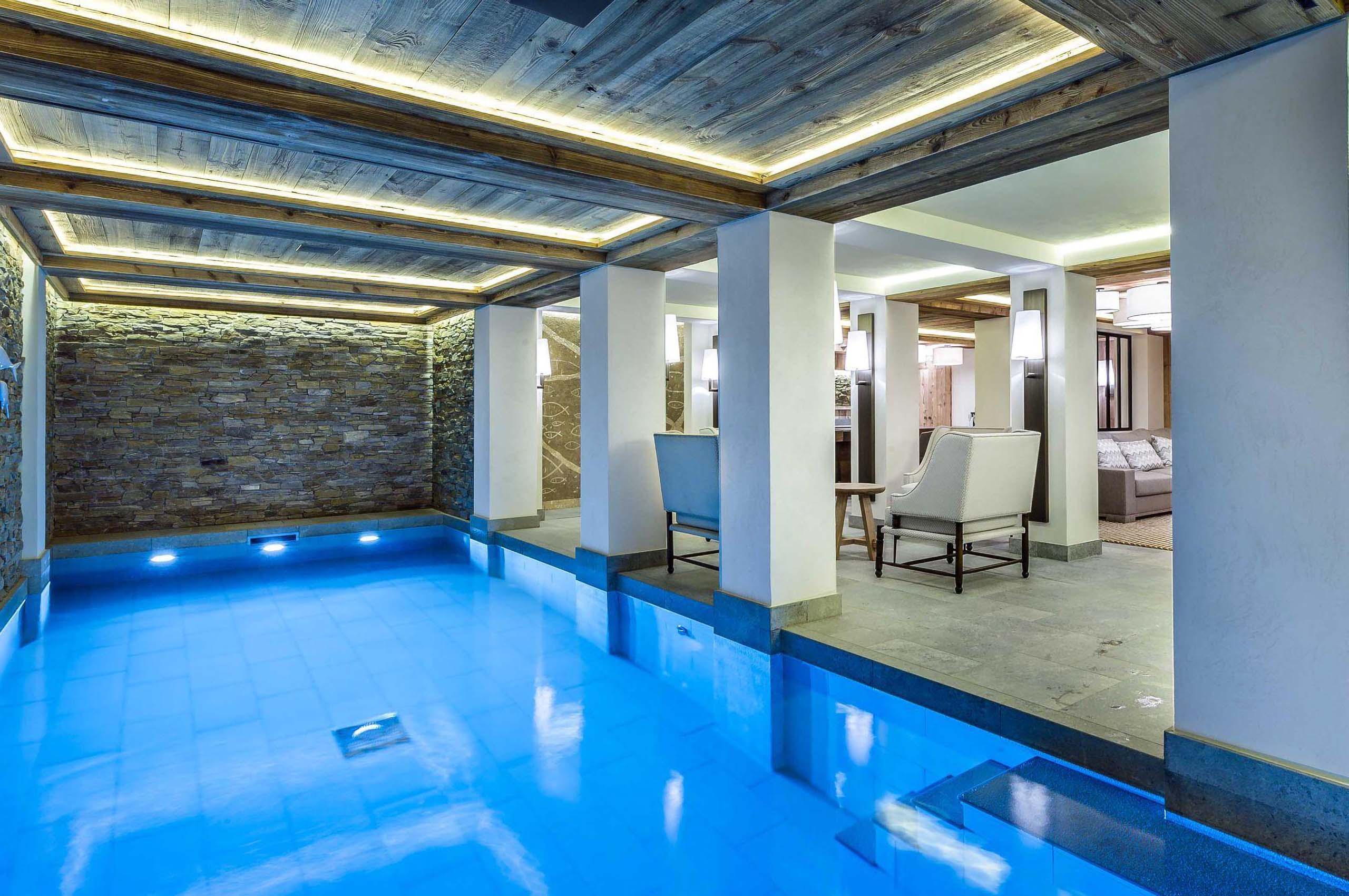 indoorpool-spa-wellness-retreat-courchevel1850-luxury-chalet-brielle