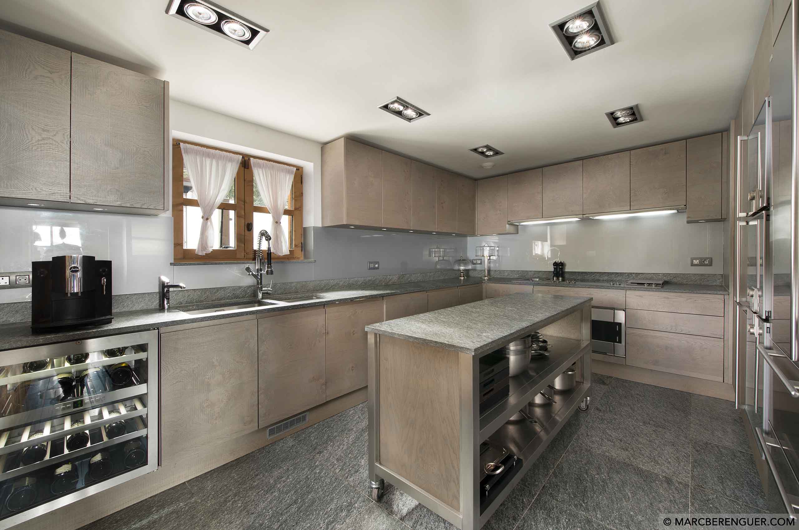 kitchen-modern-sleek-design-courchevel1850-luxury-chalet-rochel-06