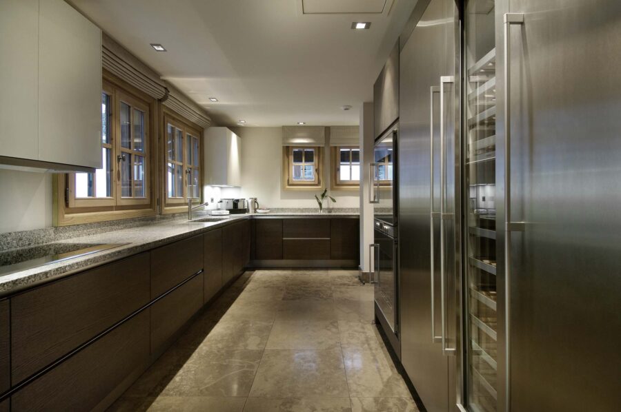 kitchen-sleek-modern-design-courchevel1850-luxury-chalet-blanche-05