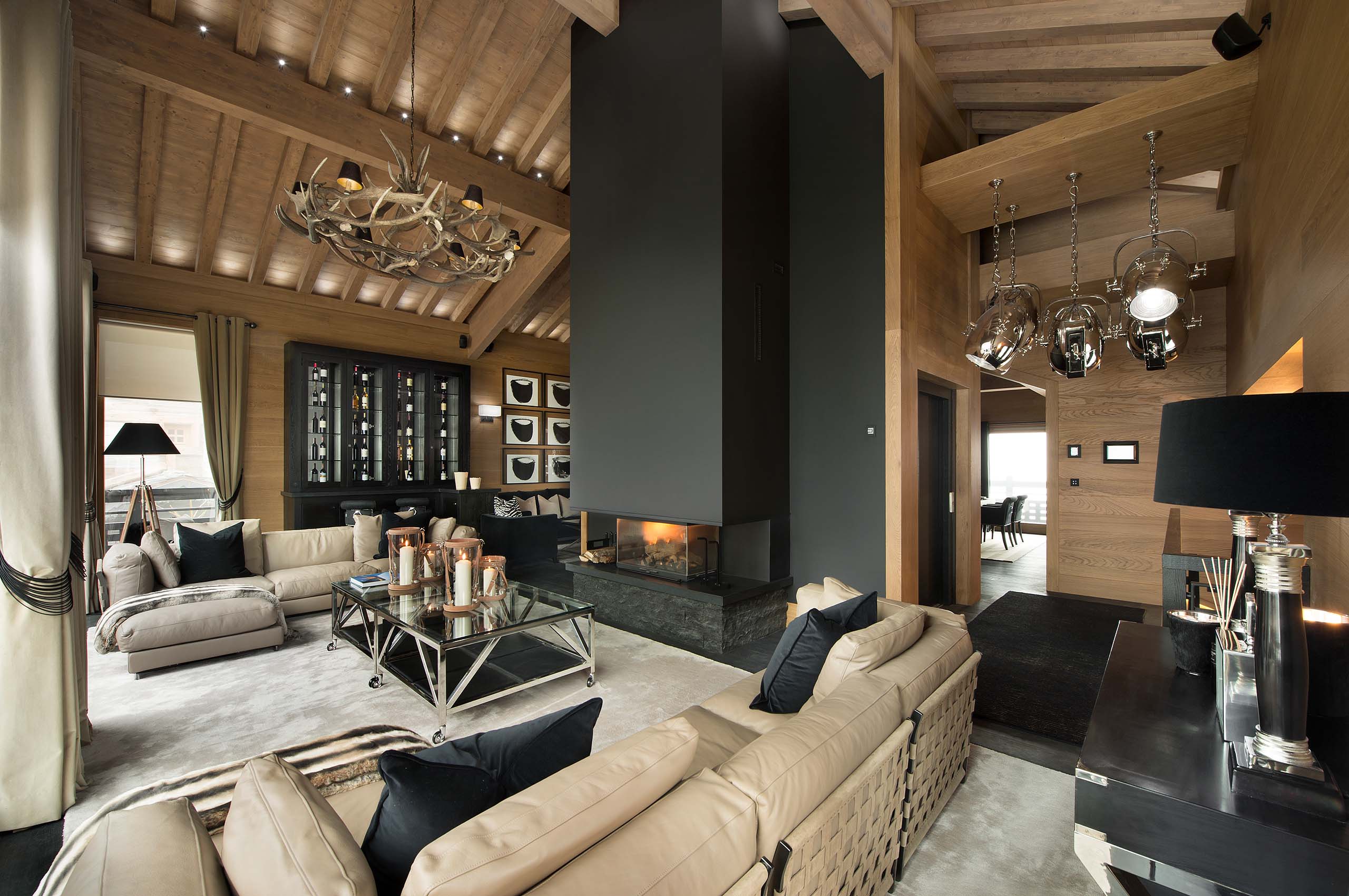livingroom-elegant-modern-interiordesign-courchevel1850-luxury-chalet-palais