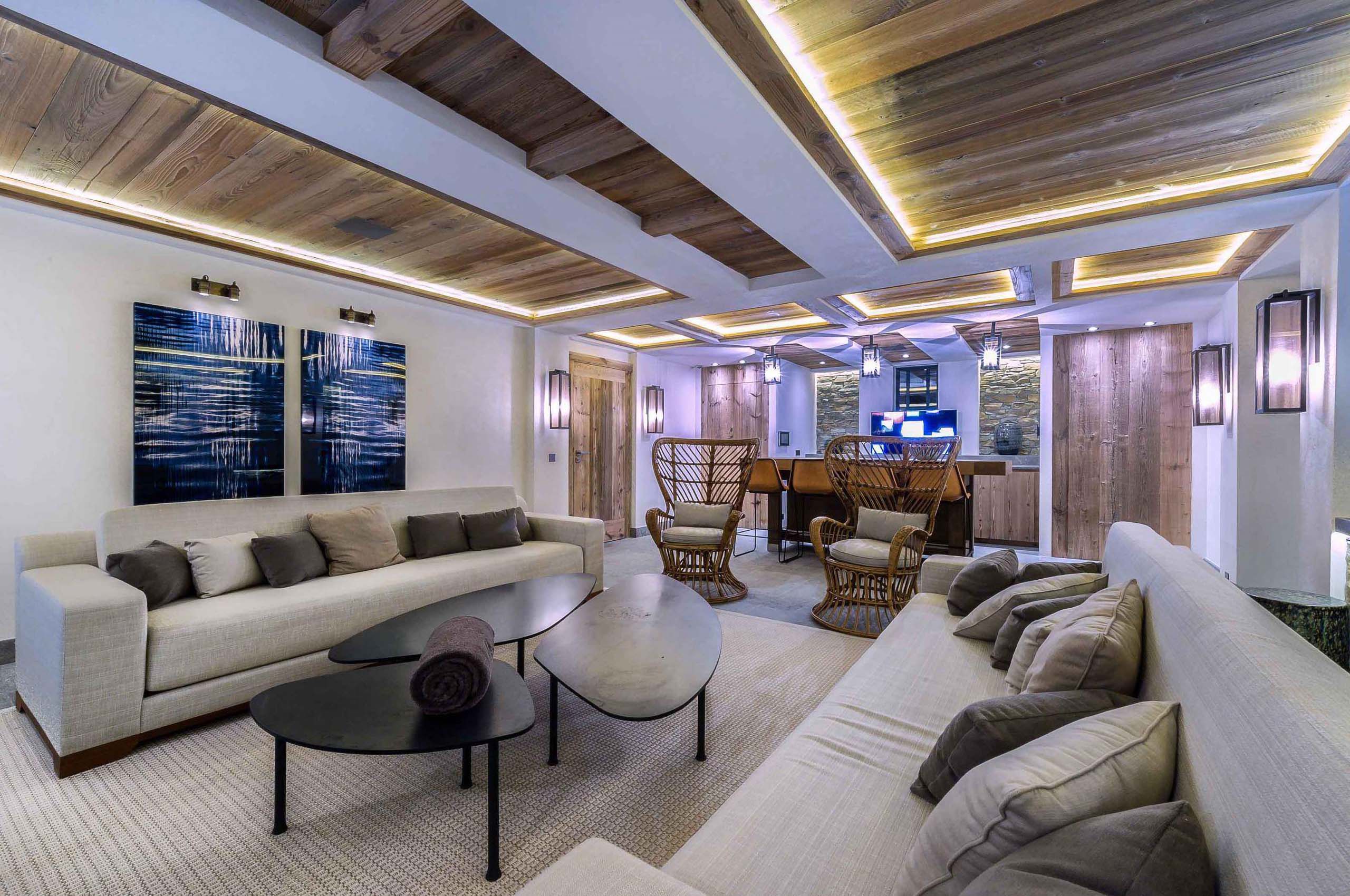 livingroom-openplan-modern-interior-courchevel1850-luxury-chalet-Kelly-16