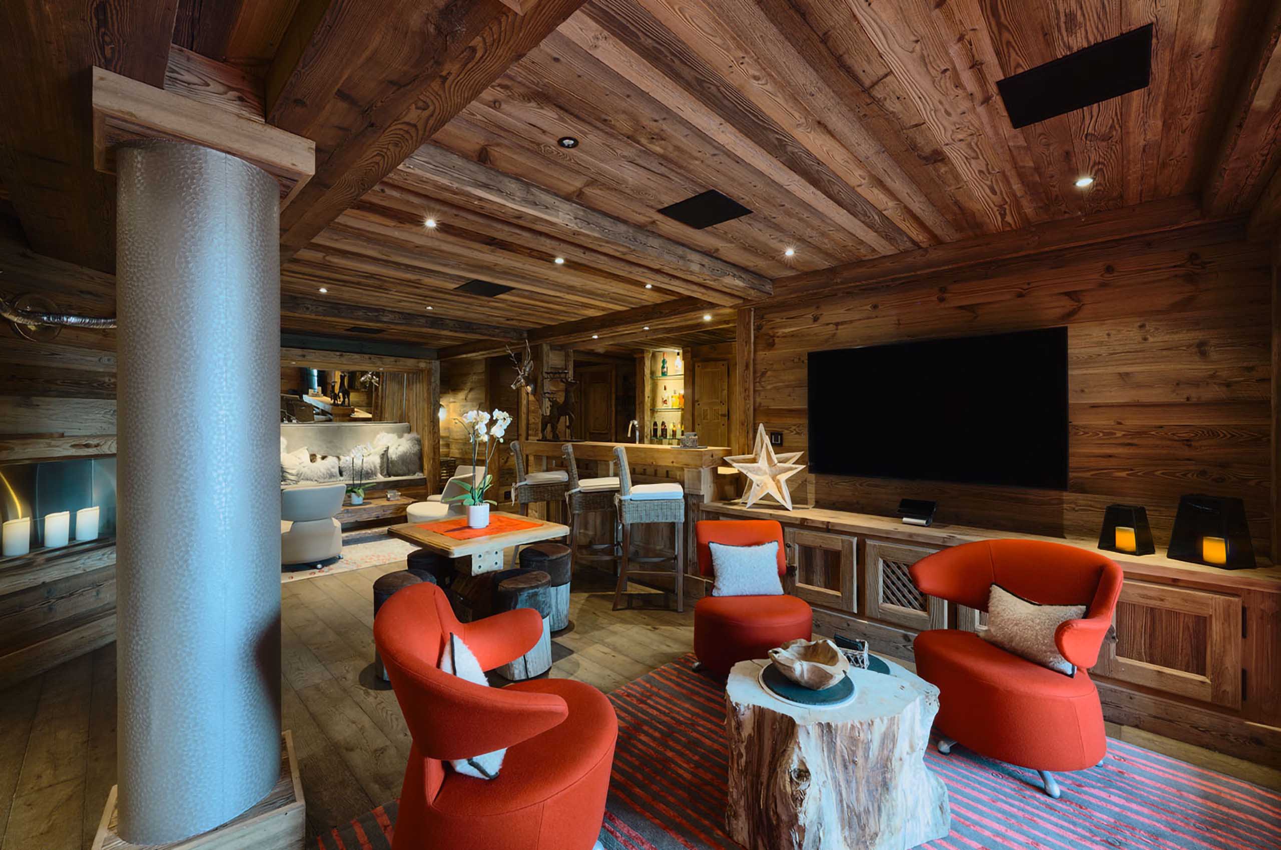 loungearea-cosy-charming-alpine-interior-courchevel1850-luxury-chalet-chateau