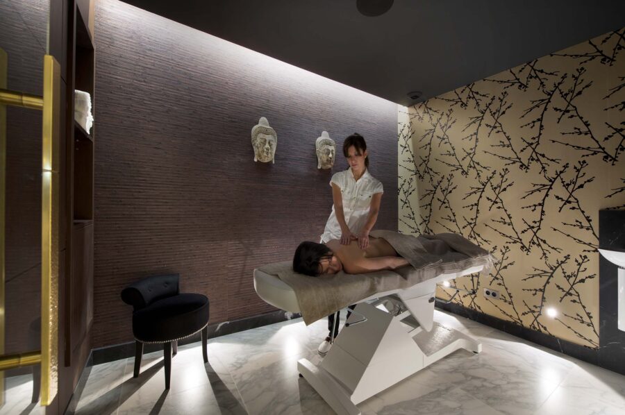 massageroom-privatespa-luxury-retreat-courchevel1850-chalet-corinne-32