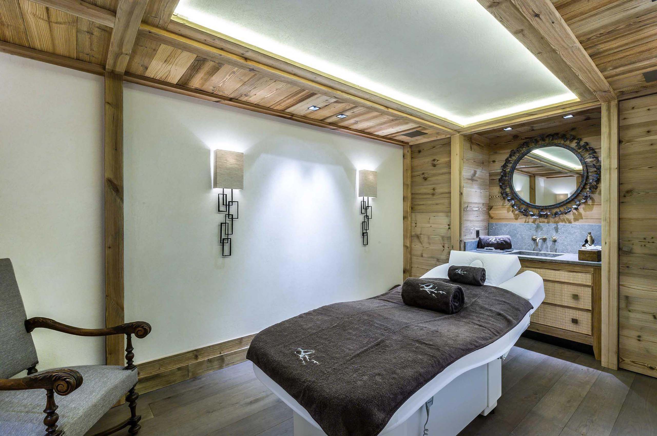 massageroom-wellness-spa-courchevel1850-luxury-chalet-brielle