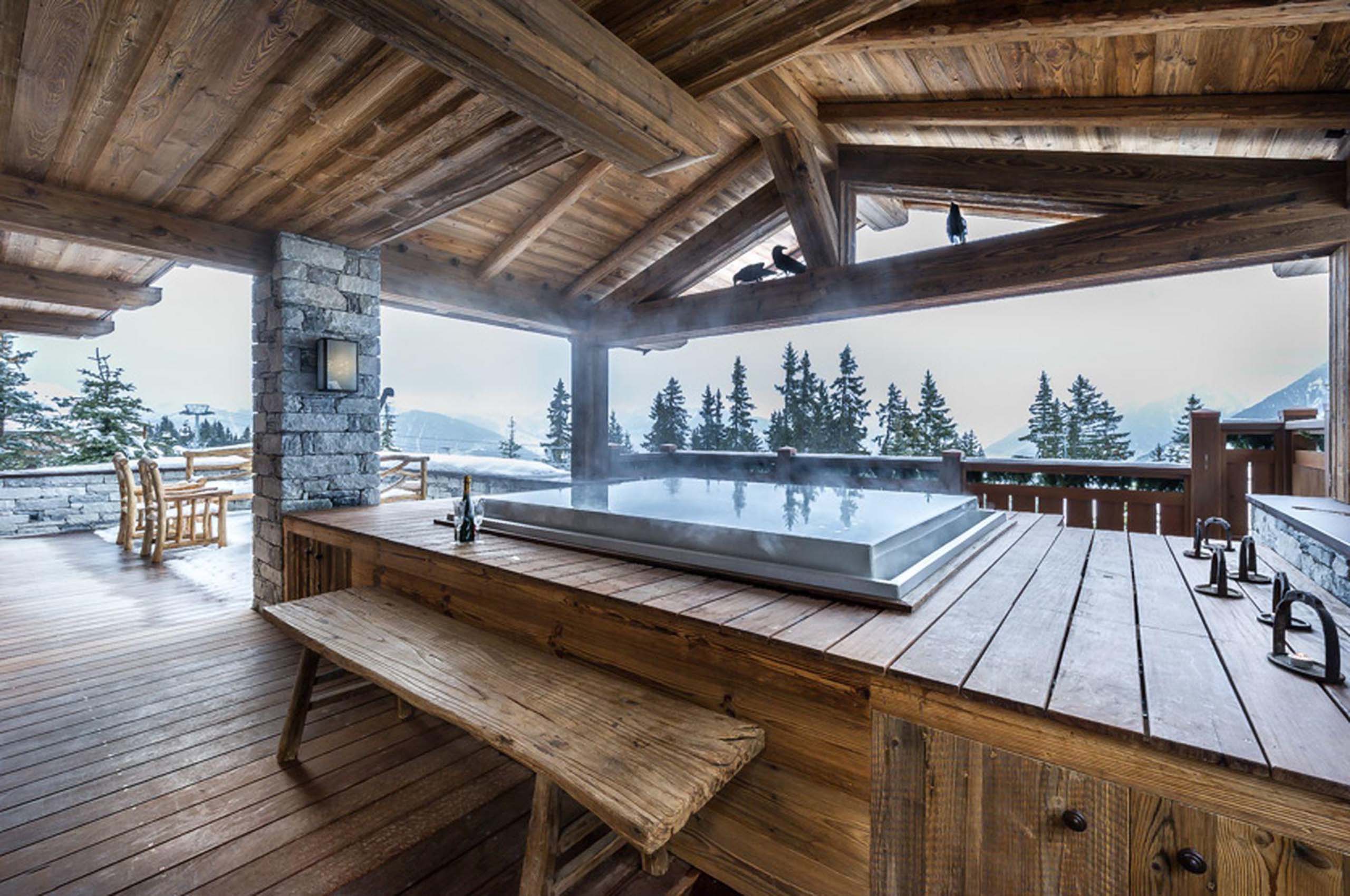 outdoor-hotub-mountainview-courchevel1850-luxury-chalet-brielle