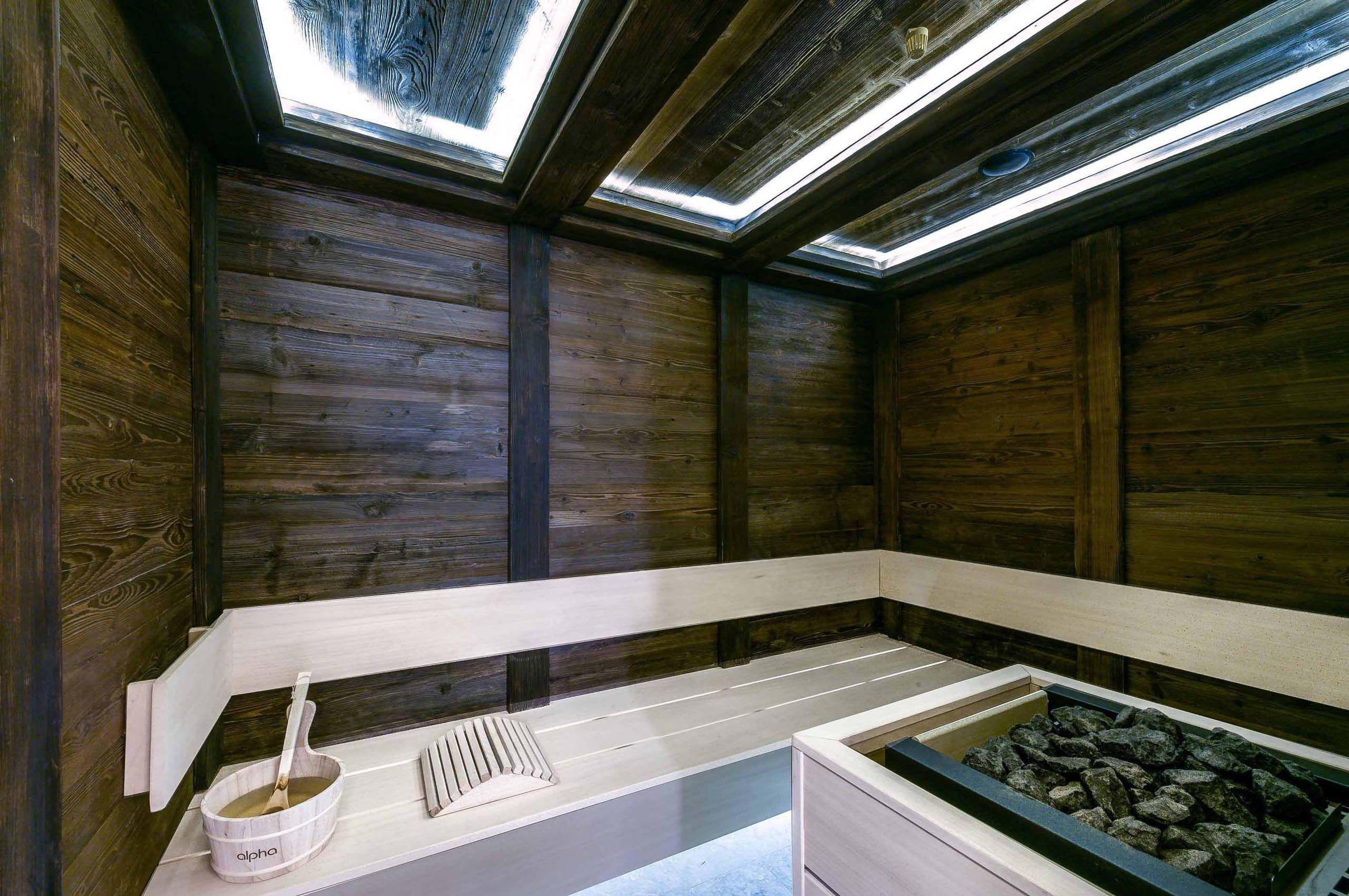 sauna-spa-wellness-courchevel1850-luxury-chalet-Kelly-21