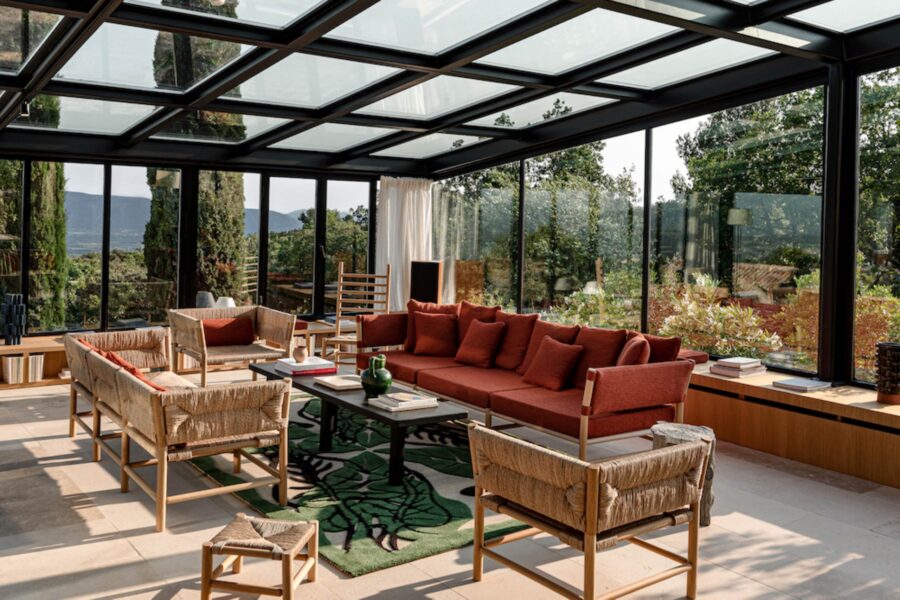 villa-amelie-conservatory-summer-room-garden-views-modern-bright-spacious-luxury-provence