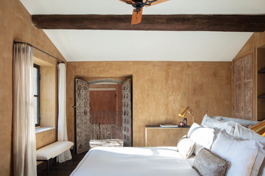 villa-basil-bedroom-elegant-stylish-charming-interior-luxury-rental-retreat-provence