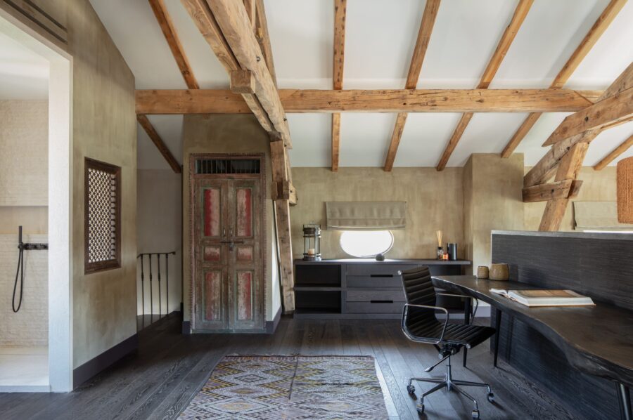 villa-basil-office-bedroom-desk-working-elegant-traditional-charming-design-luxury-interior-provence