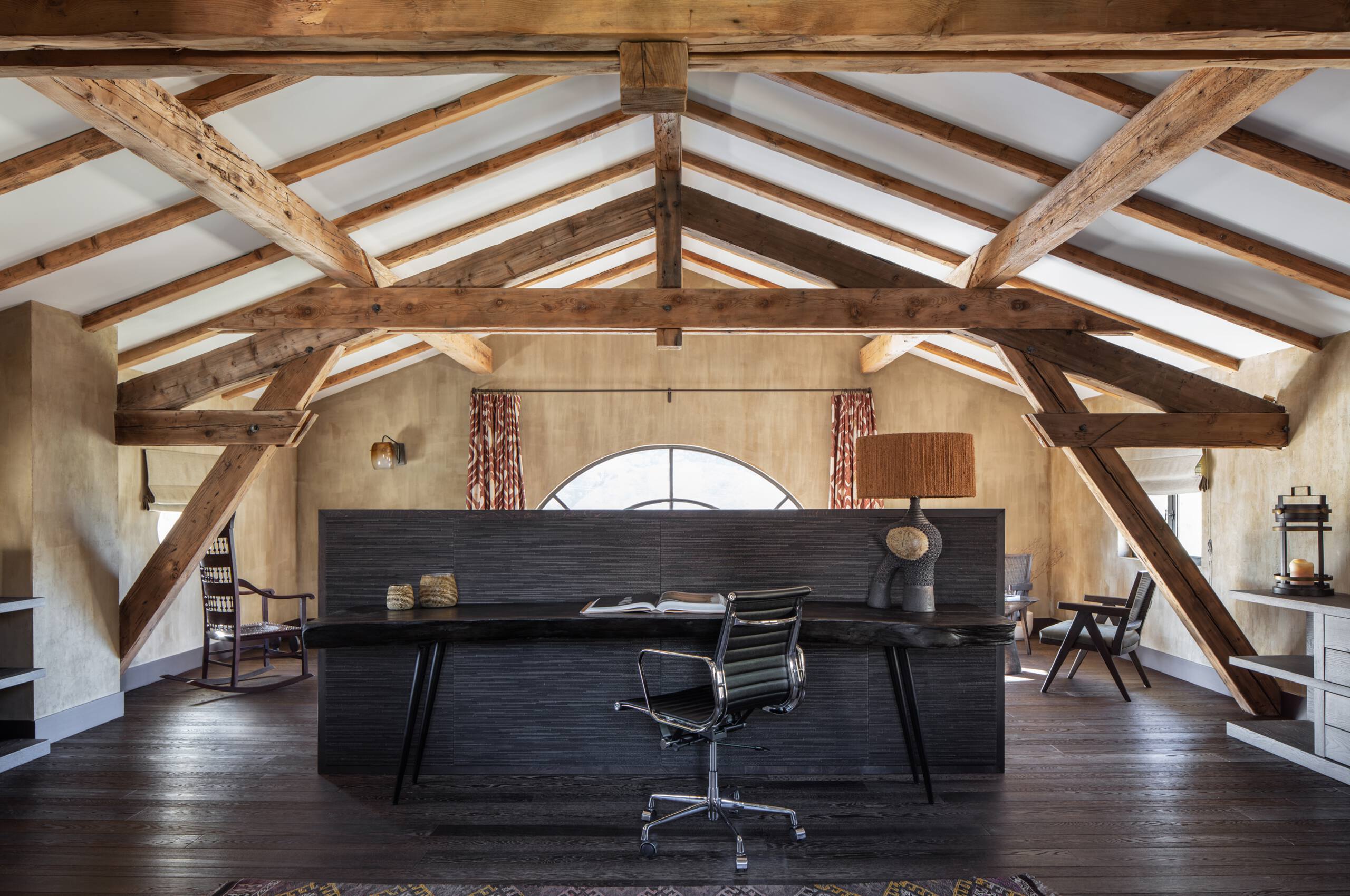 villa-basil-office-desk-bedroom-spacious-sleek-charming-design-luxury-interiors-provence