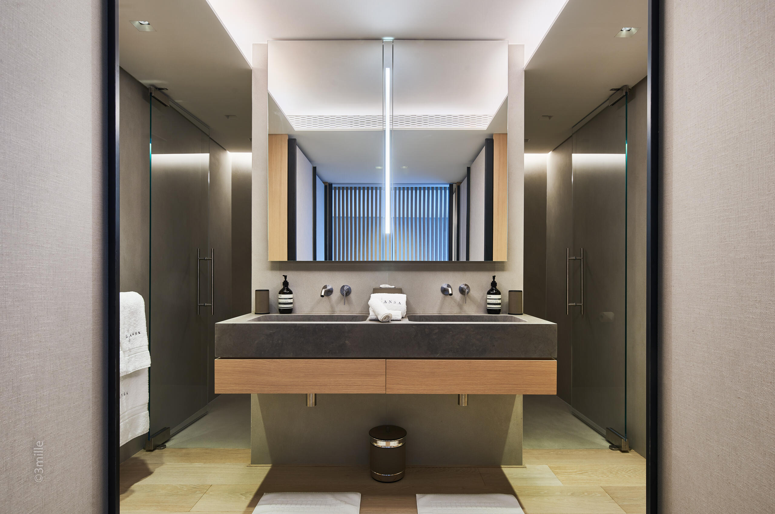 villa-cadenza-bathroom-doublesink-modern-luxury-cannes