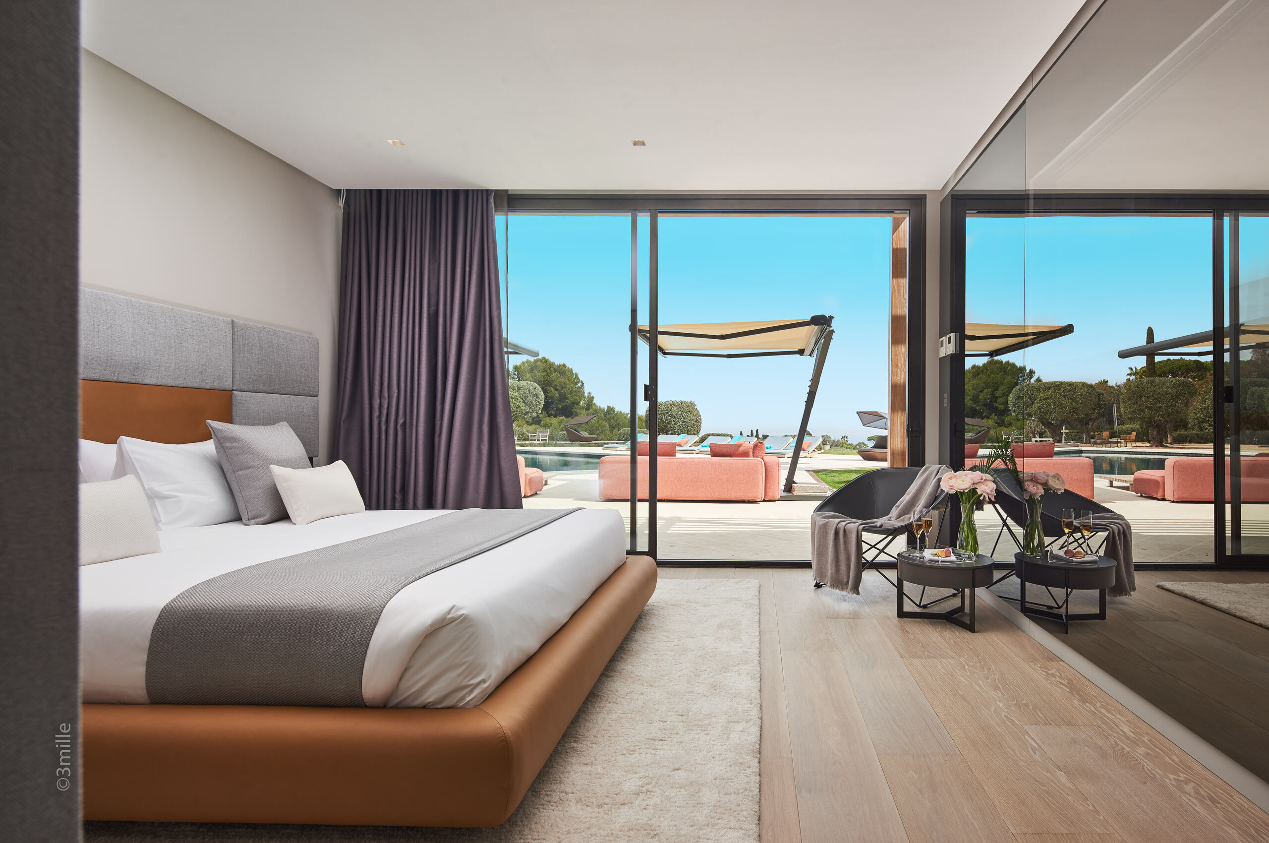 villa-cadenza-bedroom-modern-luxury-interior-poolview-cannes