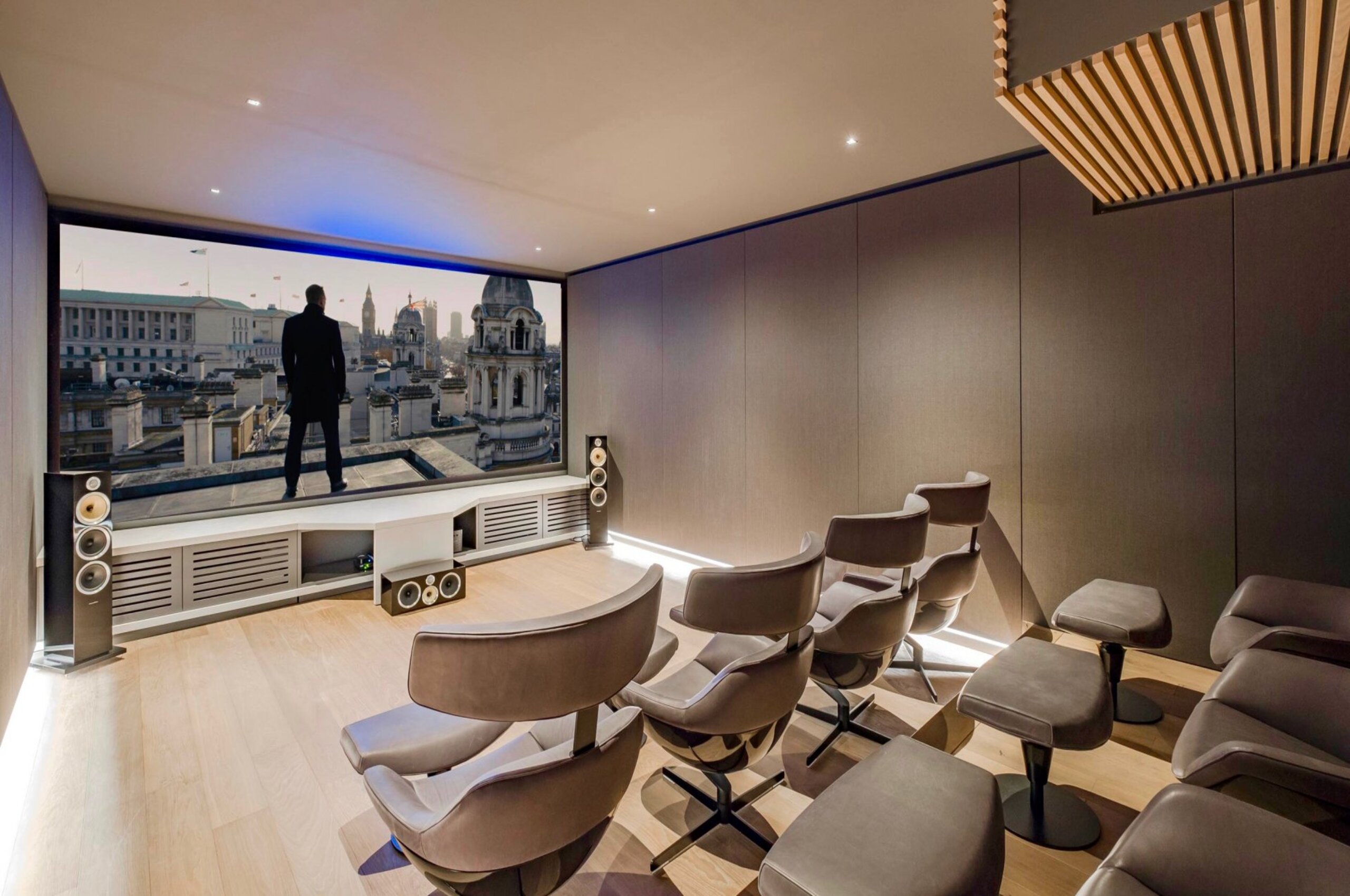 villa-cadenza-cinema-film-entertainment-luxury-cannes