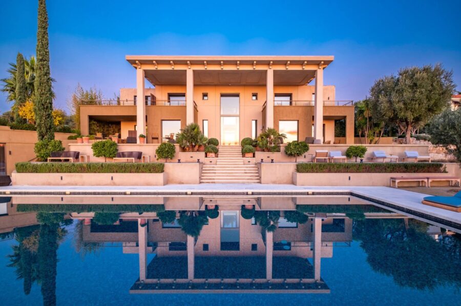 villa-cadenza-exterior-mainvilla-pool-modern-luxury-retreat-cannes