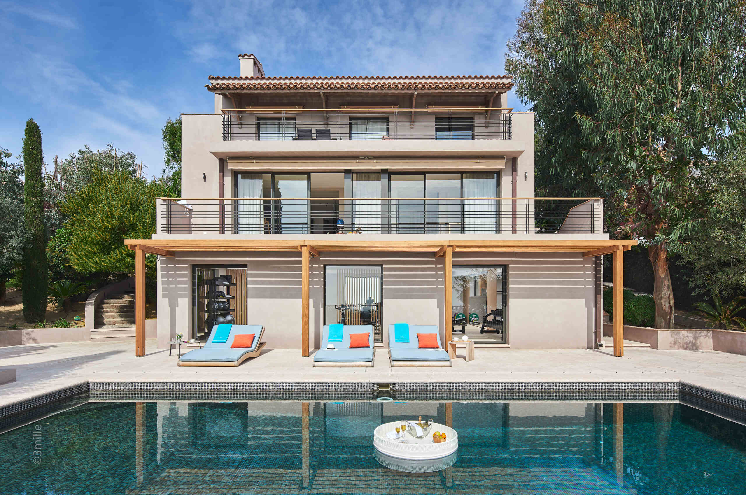 villa-cadenza-exterior-modern-luxury-property-pool-cannes