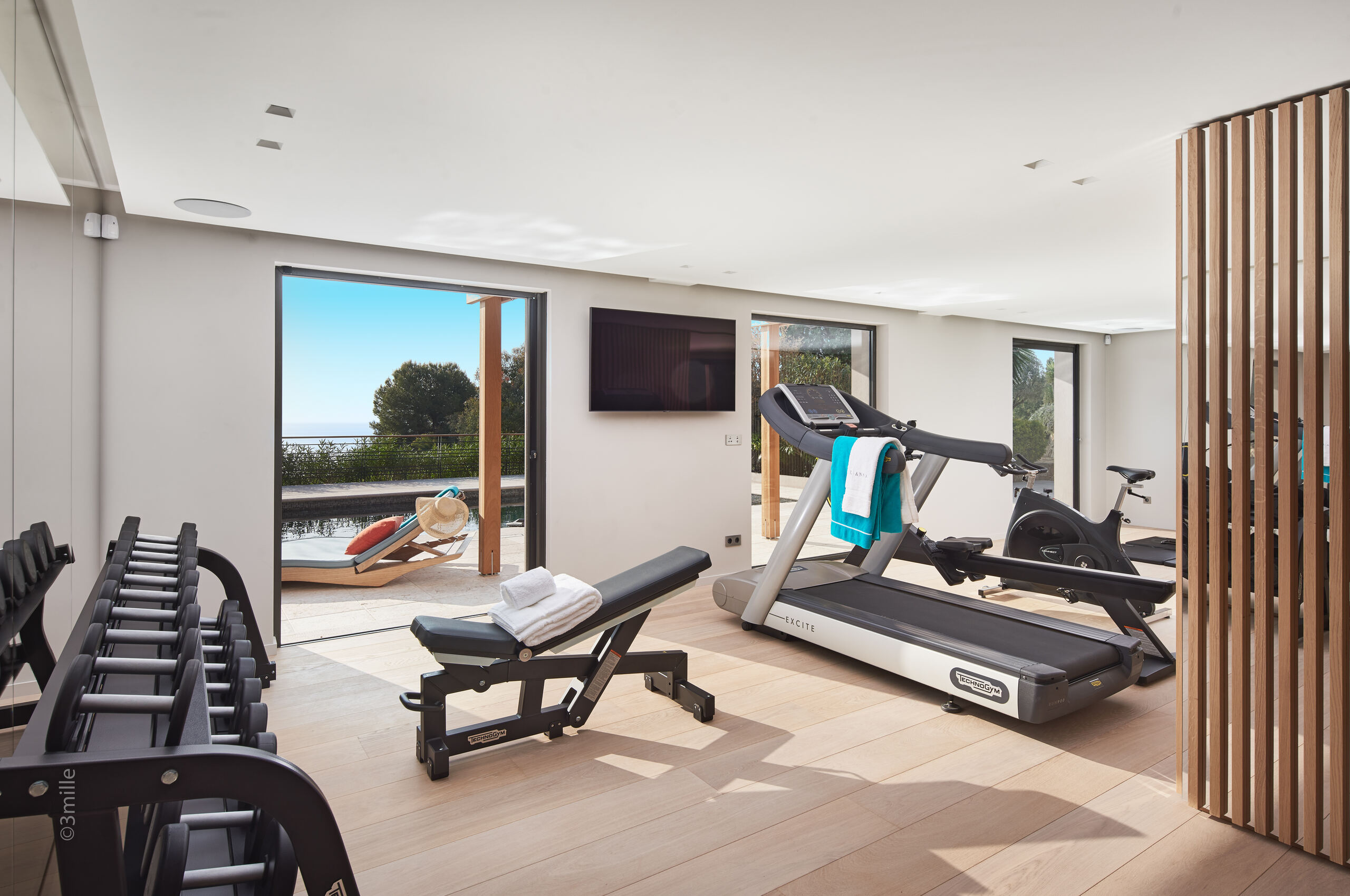villa-cadenza-gym-fitness-workout-exercise-luxury-cannes