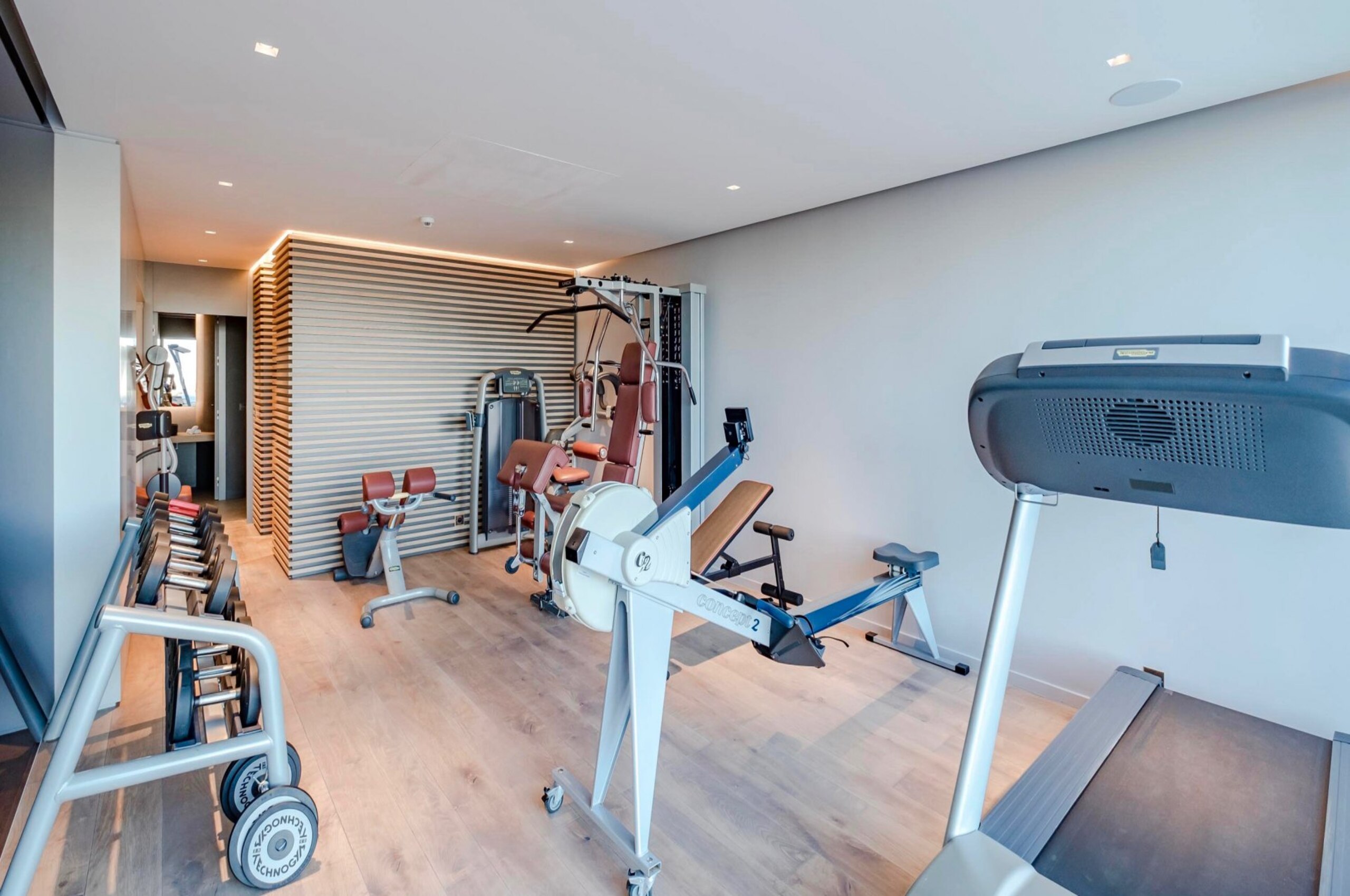 villa-cadenza-gym-fitness-workout-retreat-luxury-cannes