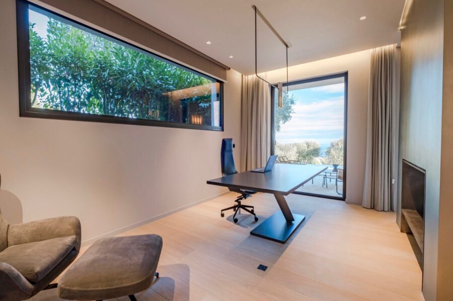 villa-cadenza-office-work-spacious-luxury-oceanview-cannes