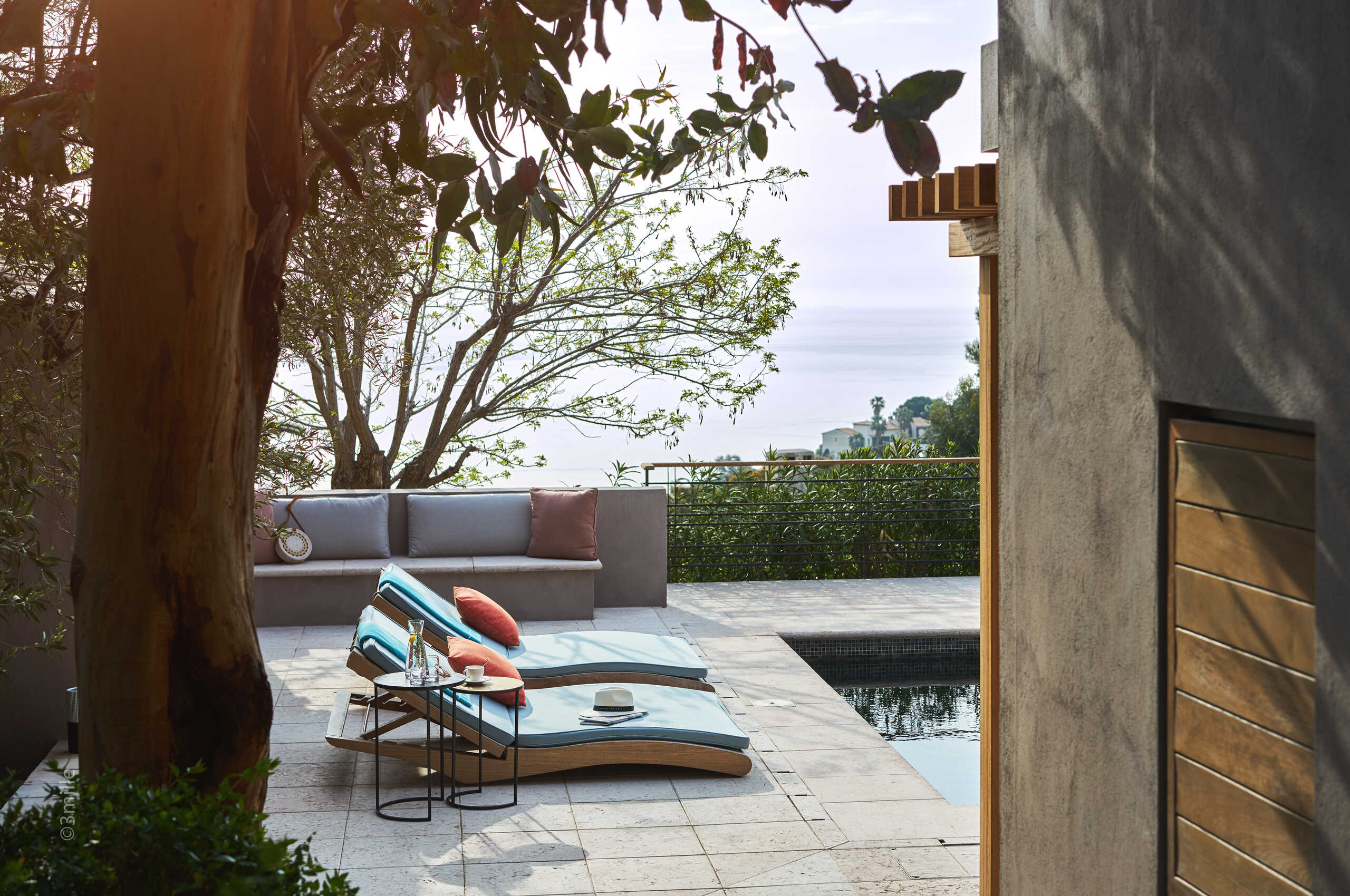 villa-cadenza-poolloungers-relax-retreat-oceanview-cannes