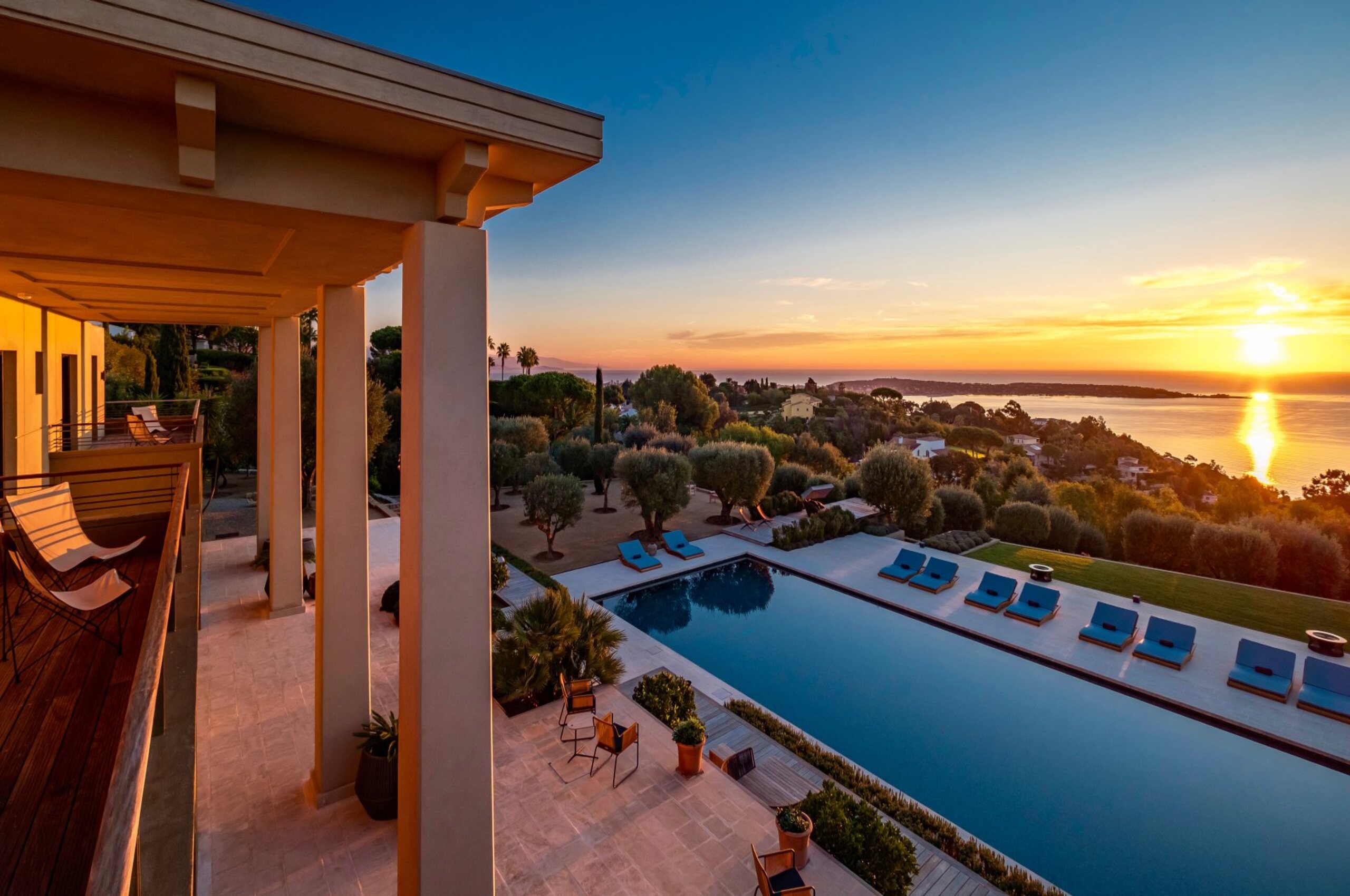 villa-cadenza-poolview-balcony-oceanview-luxury-paradise-retreat-cannes