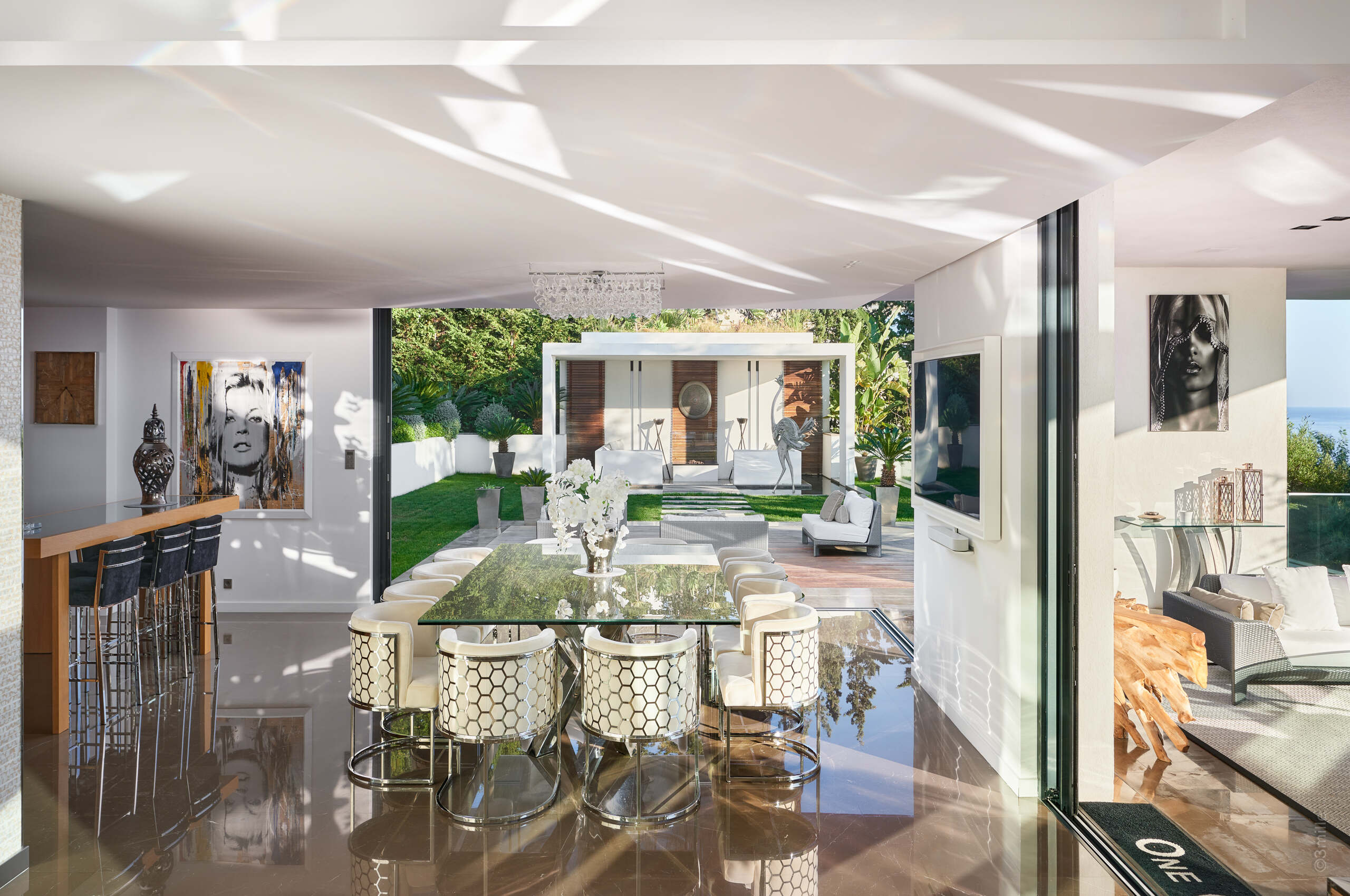 villa-caliope-diningroom-kitchen-indoor-outdoor-modern-luxury-interior-cannes