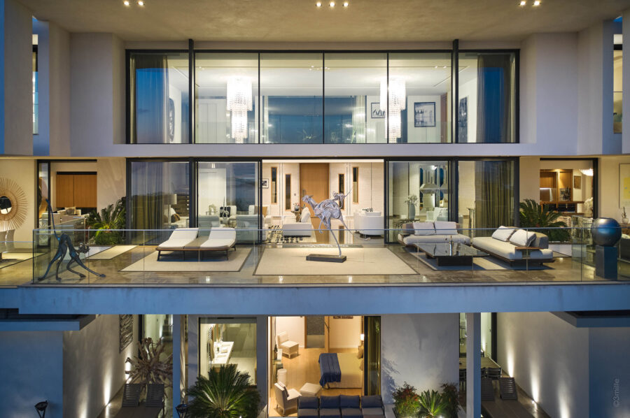 villa-caliope-exterior-night-interiorview-luxury-modern-rental-cannes