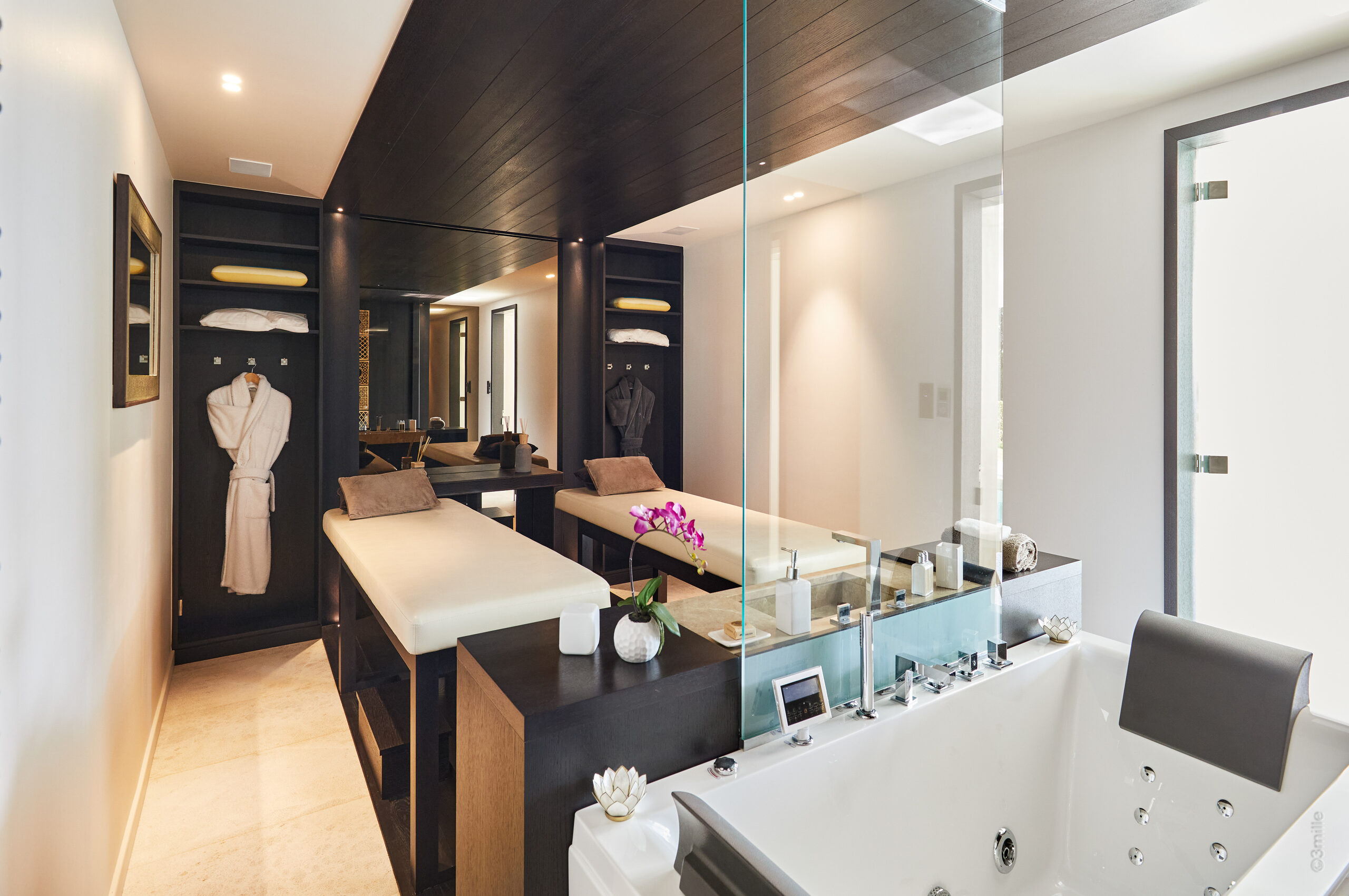 villa-caliope-massageroom-spa-hammam-sauna-retreat-cannes