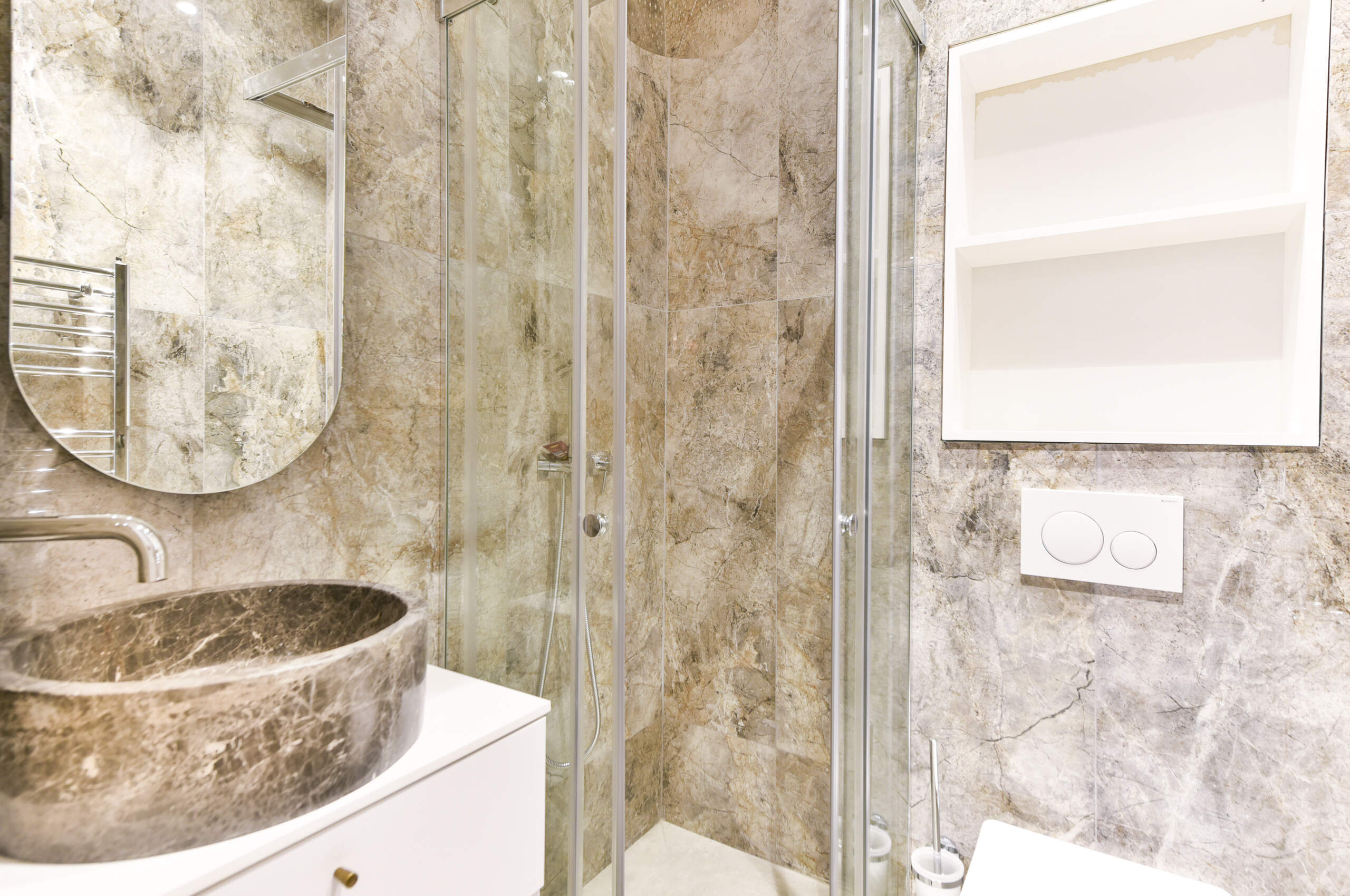 villa-caliretta-bathroom-marble-shower-sink-modern-luxury-cannes