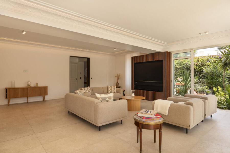 villa-caliretta-livingroom-tvroom-lounge-modern-luxury-gardenviews-cannes