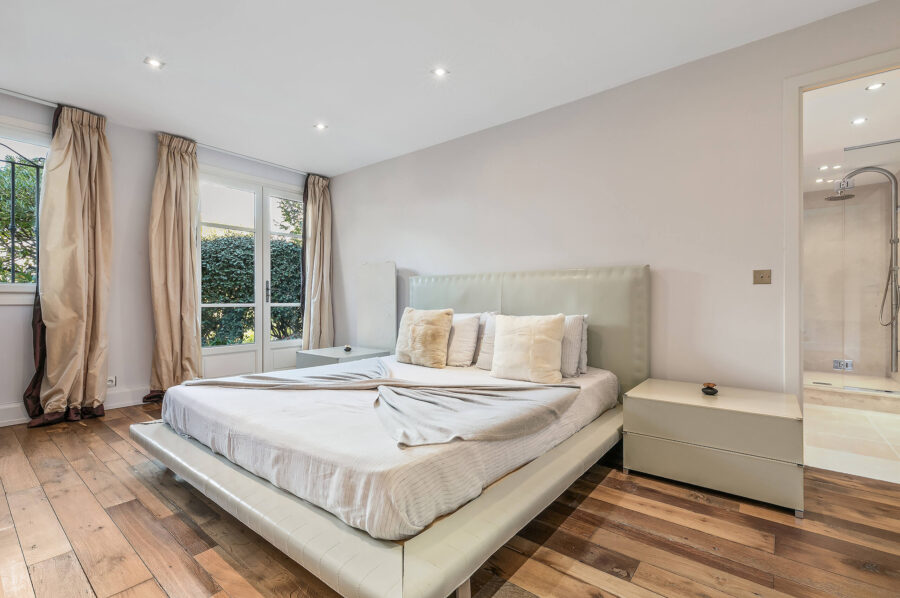 villa-callista-bedroom-charming-modern-luxury-interiordesign-cannes