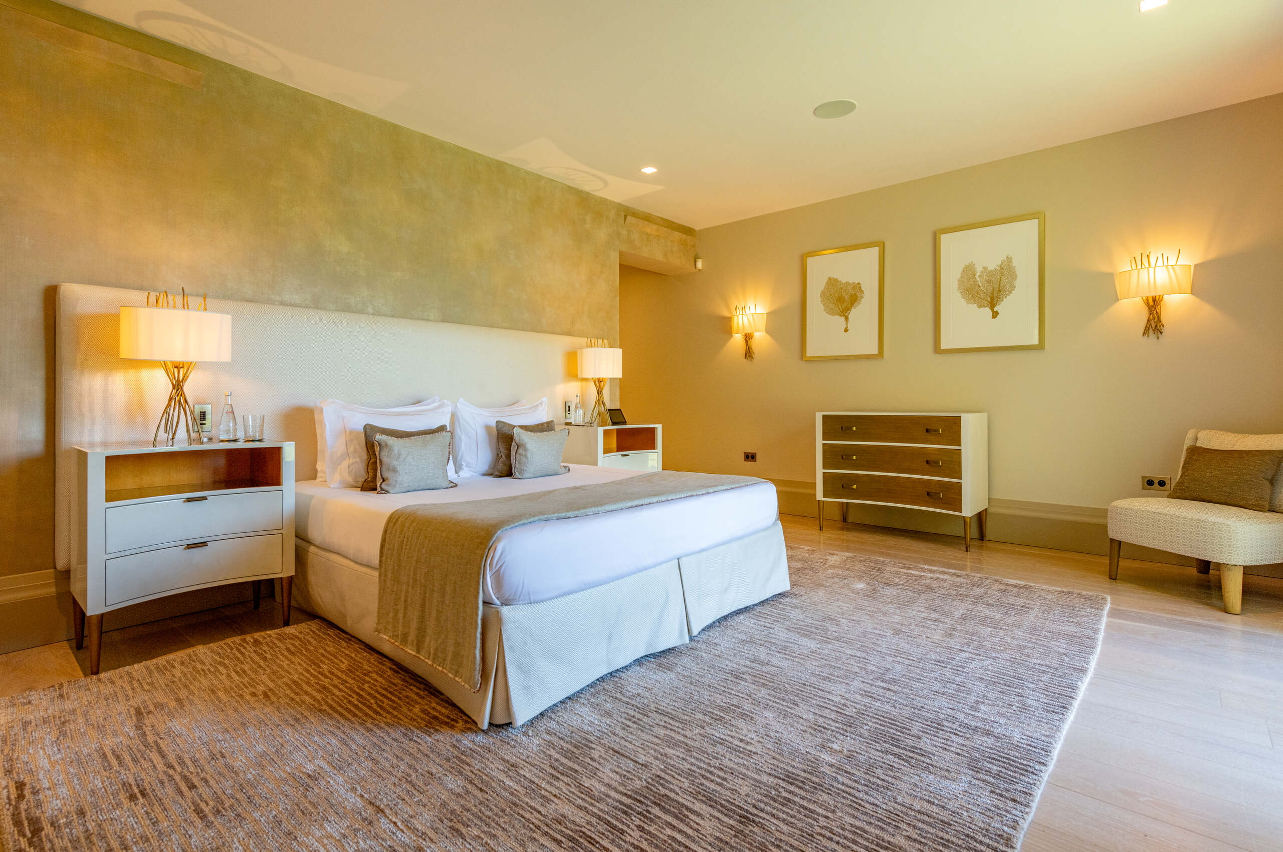 villa-canelle-bedroom-bespoke-elegant-luxury-design-sttropez