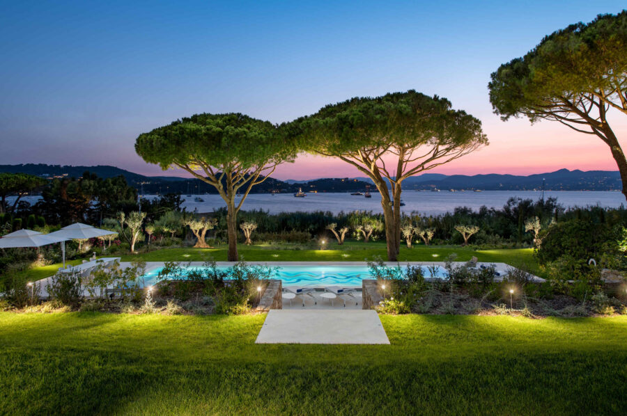 villa-canelle-pool-garden-night-seaview-sunset-luxury-rental-retreat-sttropez