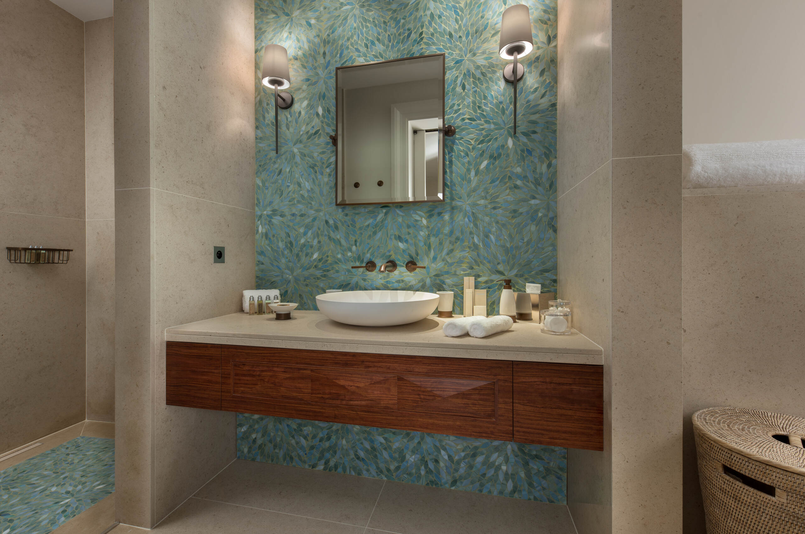 villa-cannelle-bathroom-sink-bespoke-modern-luxury-design-sttropez