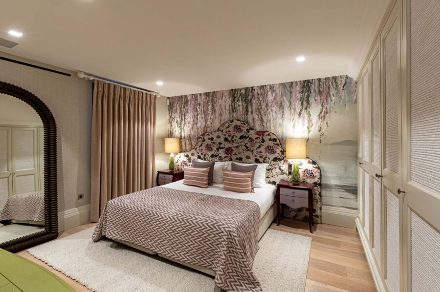 villa-cannelle-bedroom-elegant-luxury-spacious-interiordesign-sttropez