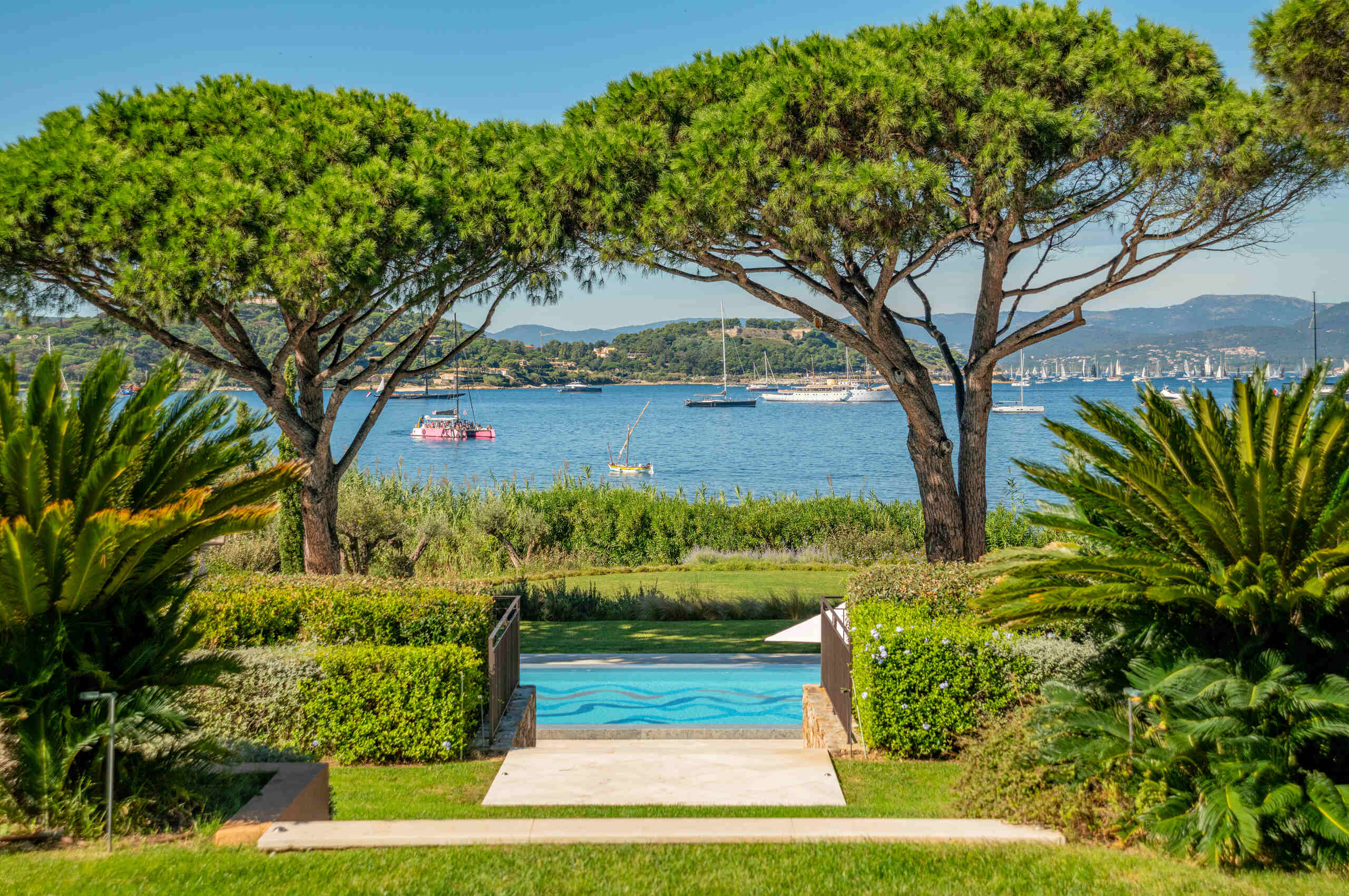 villa-cannelle-garden-poolview-seaview-luxury-paradise-retreat-sttropez