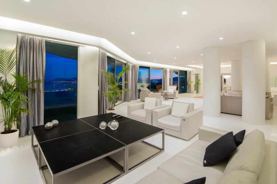 villa-carey-livingroom-modern-luxury-interiordesign-cannes