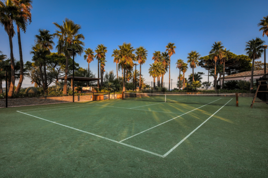 villa-carol-tenniscourt-games-fitness-luxury-ramatuelle