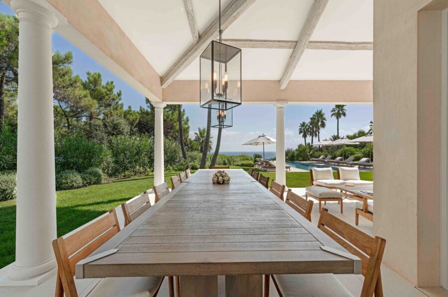 villa-carol-terrace-covered-alfresco-dining-area-luxury-ramatuelle