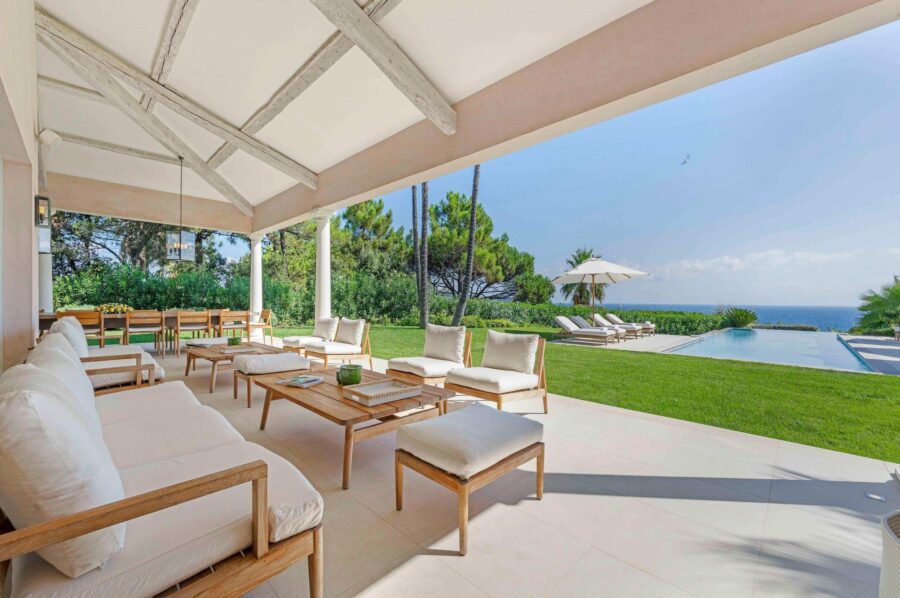 villa-carol-terrace-sea-view-garden-swimming-pool-luxury-ramatuelle