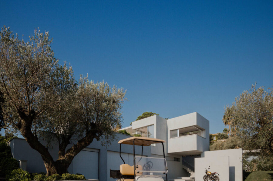 villa-caroline-exterior-luxury-rental-paradise-retreat-frenchriviera-sttropez