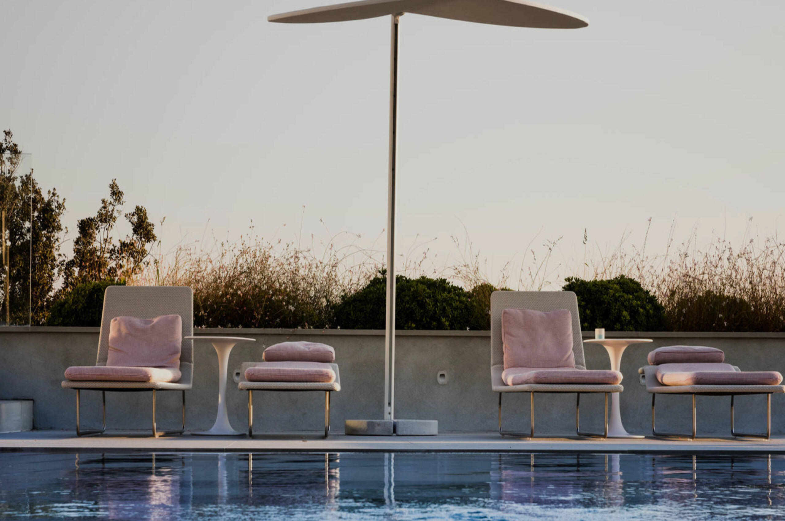 villa-caroline-poolside-sunlounger-garden-luxury-paradise-retreat-sttropez