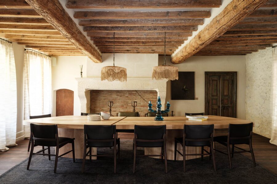 villa-cas-diningroom-elegant-spacious-chic-design-luxury-rental-retreat-provence