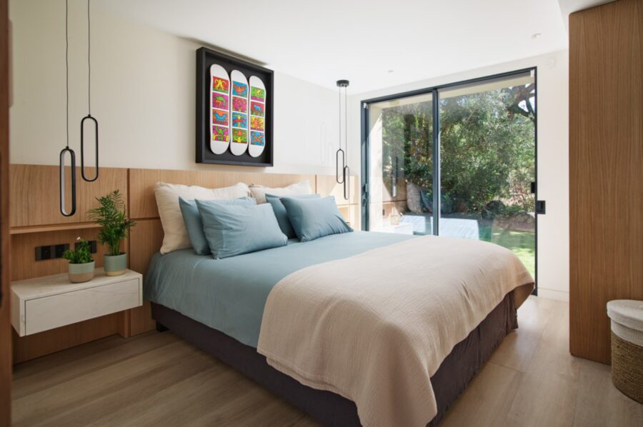 villa-casa-bedroom-garden-access-modern-elegant-bright-stylish-design-luxury-interior-ramatuelle