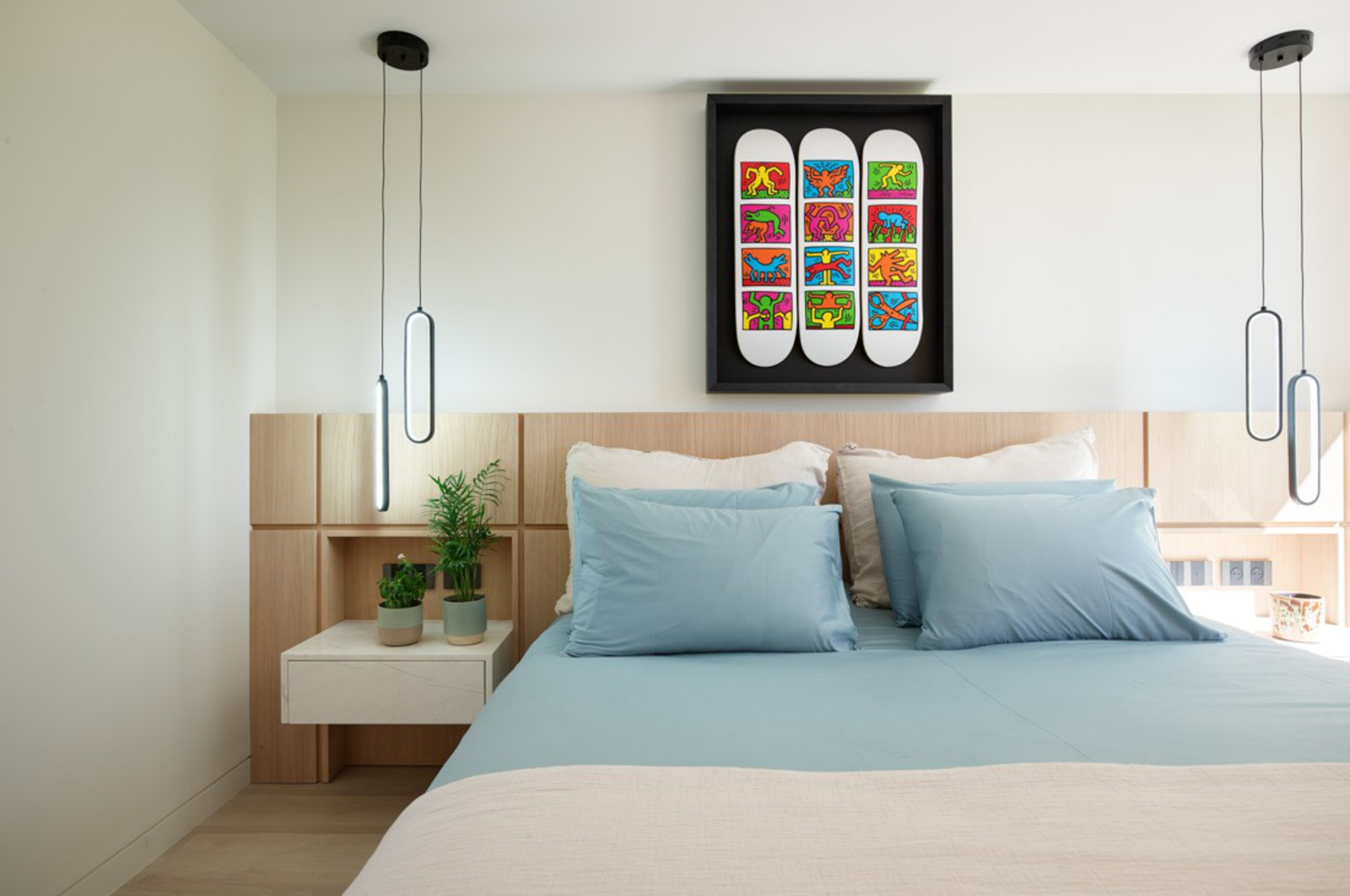 villa-casa-bedroom-modern-stylish-fun-luxury-design-ramatuelle