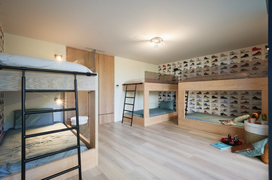 villa-casa-bunkroom-childrens-room-fun-entertainment-family-friendly-luxury-rental-retreat-ramatuelle