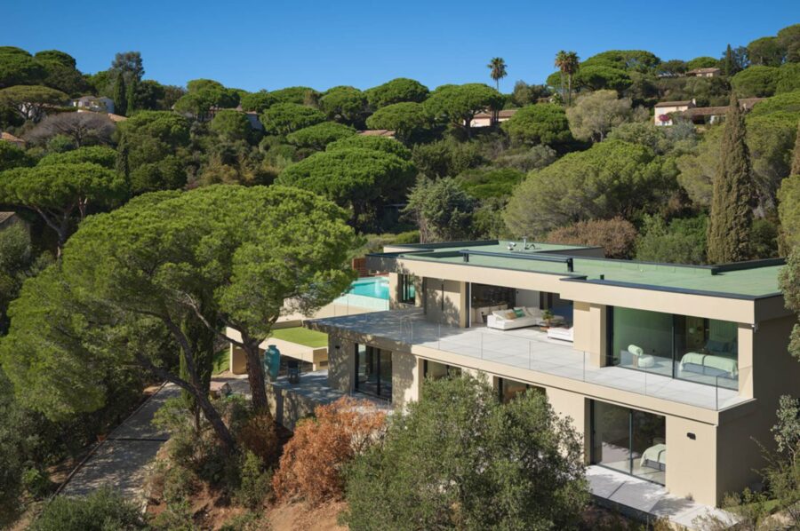 villa-casa-exterior-luxury-rental-retreat-lush-garden-large-swimmingpool-ramatuelle