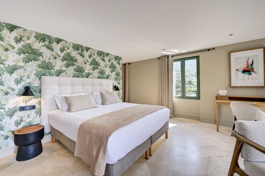 villa-cassie-bedroom-elegant-chic-stylish-design-luxury-lacroixvalmer