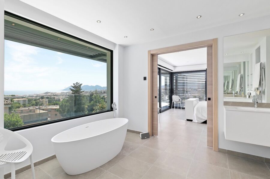 villa-catalina-bathroom-ensuite-oceanview-modern-luxury-cannes